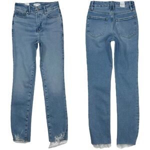 Good American Straight Leg Frayed Hem 27” Light Wash Style GLCIL67TI438 SZ 00/24